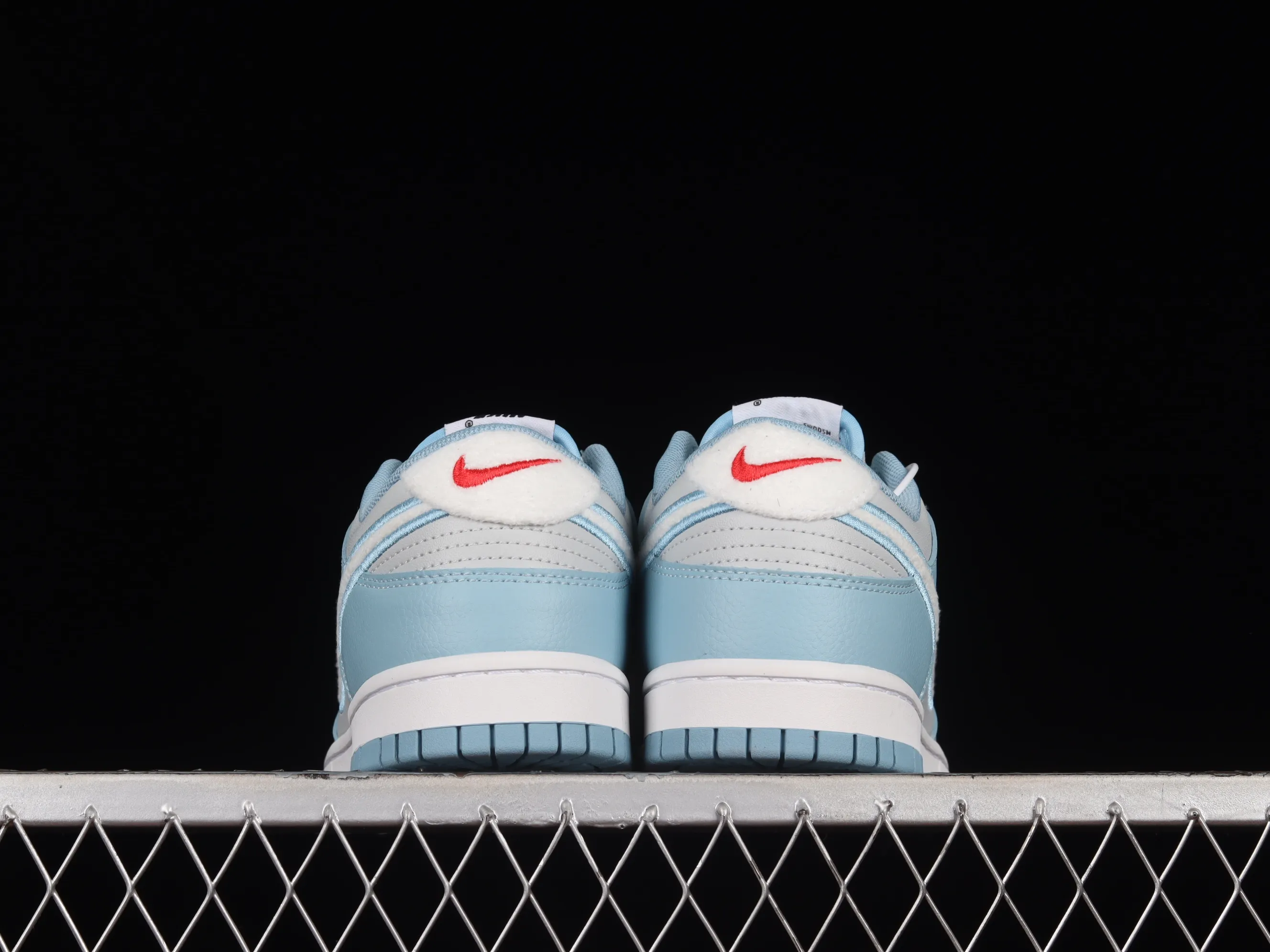 All Categories Nk SB Dunk Series Nk SB Dunk Low Low-top sneakers Cost-effective version Nk Dunk Low Retro Blue and gray color matching SB low-top sports and leisure sneakers FB1871-011
